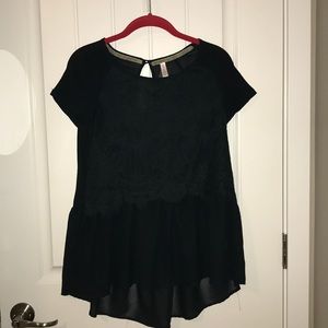 Adorable green short sleeve blouse